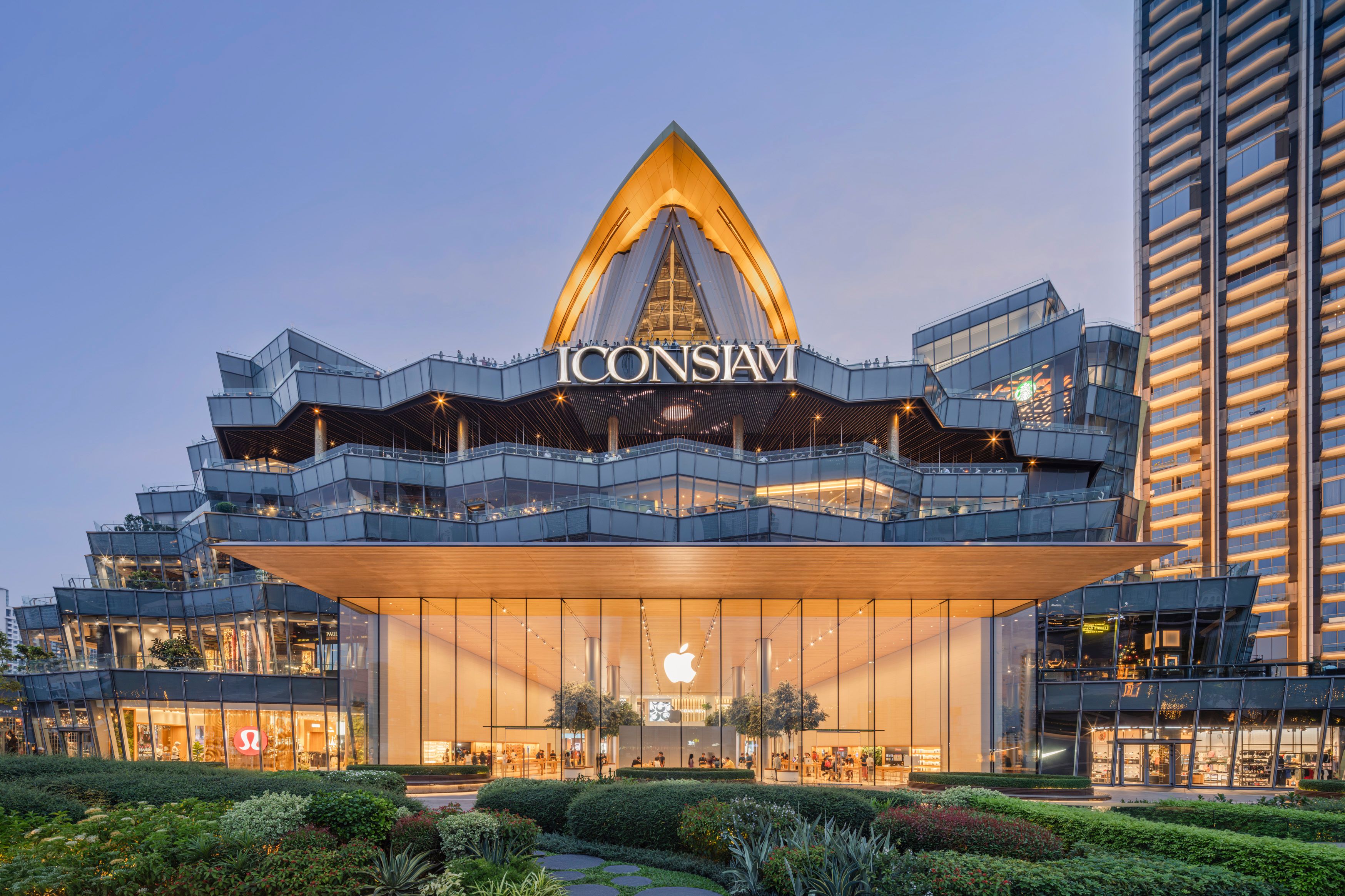 showcase-slide-store-image